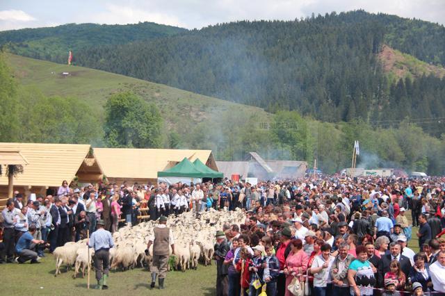 La Hora Bucovinei au participat, conform estimărilor oficiale, peste 22.000 de persoane