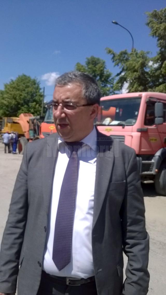 Prefectul de Suceava, Florin Sinescu, a fost ieri la sediul firmei Construcţii Feroviare