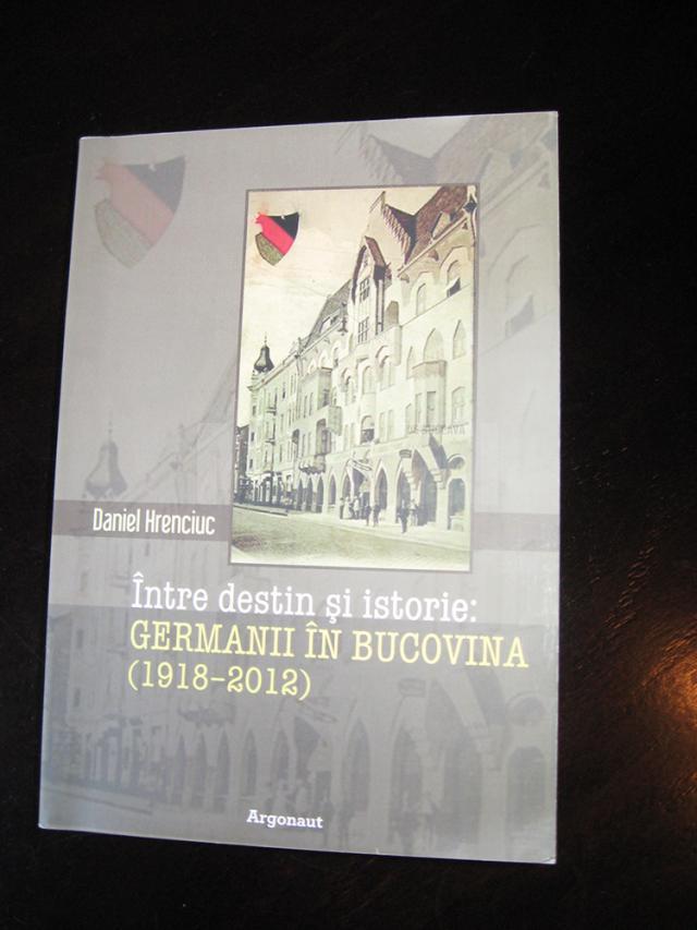 La Hanul Voievozilor a avut loc lansarea volumului semnat de prof. dr. Daniel Hrenciuc