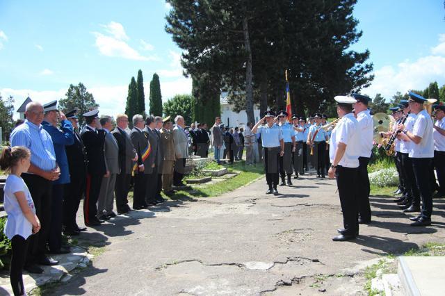 Ceremonialul militar închinat eroilor neamului românesc