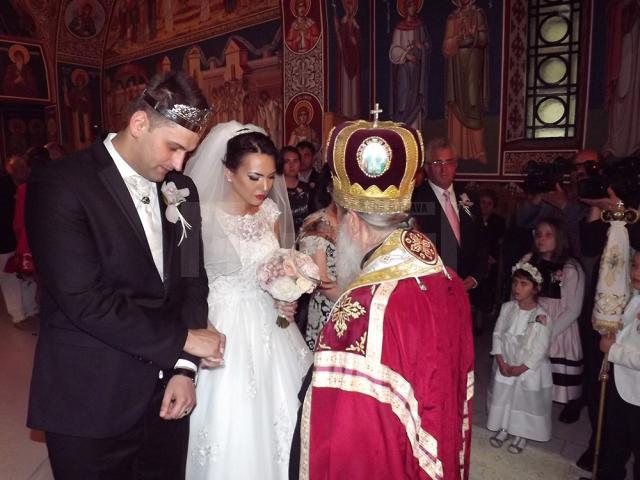 Peste 700 de persoane au participat la nunta fiicei primarului Sucevei