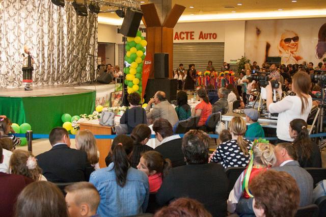 Peste 1000 de copii din 67 de grădiniţe sucevene au oferit un spectacol deosebit la etapa judeţeană a Festivalului Voinicelul