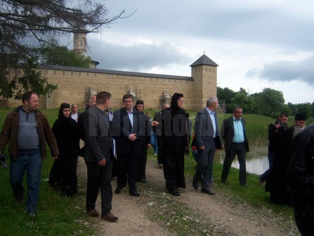 Turul de vizitare a Mănăstirii Dragomirna
