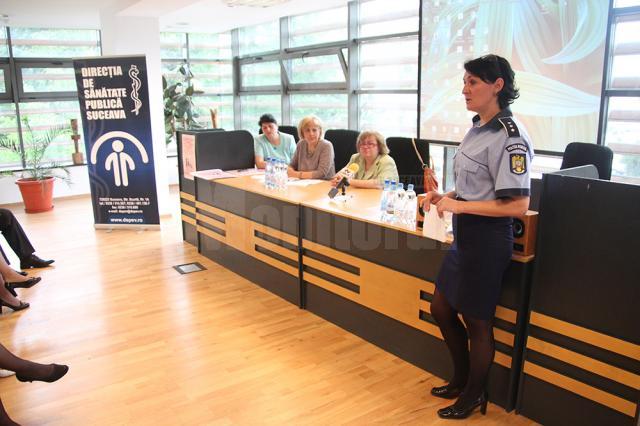 Ziua împotriva violenţei asupra copilului a fost marcată ieri la Suceava în cadrul unei dezbateri ce a avut loc la Centrul Tradiţiilor Bucovinene