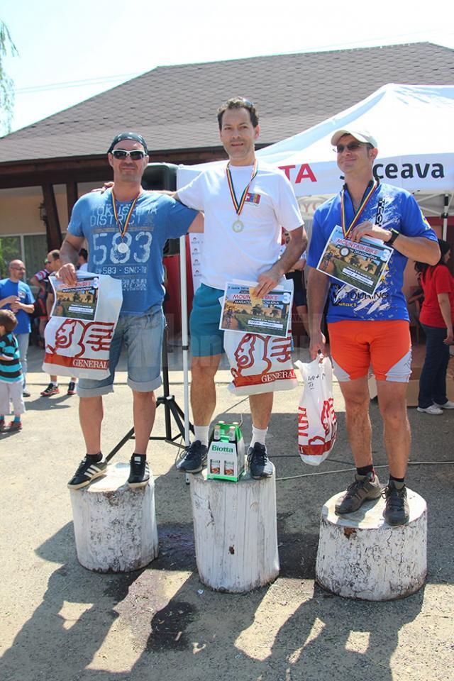 Peste 230 de iubitori ai ciclismului au luat startul la maratonul de la Dragomirna