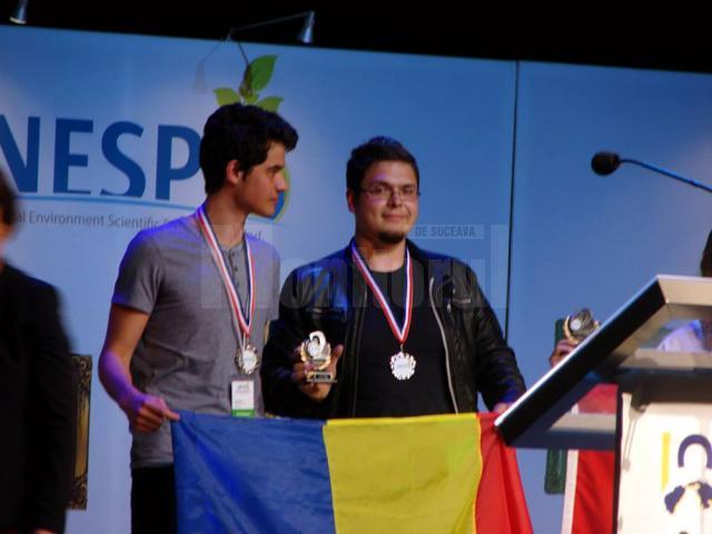 Medalie de argint pentru elevi ai Colegiului „Petru Rareş”, la olimpiada internaţională a proiectelor de mediu şi sustenabilitate