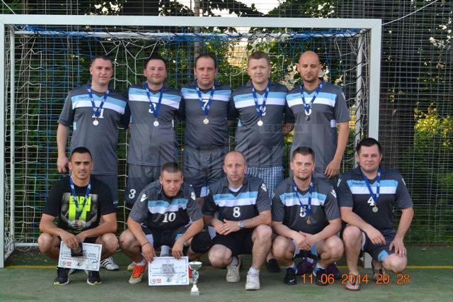 Echipa Poliţiei Suceava a câştigat medalia de argint, după o finală spectaculoasă în compania pompierilor