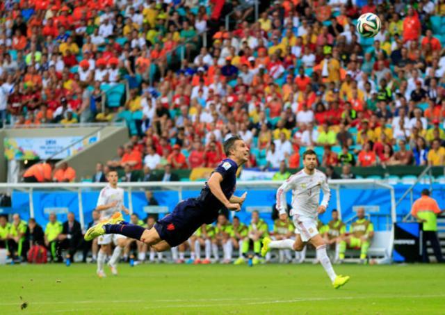 Van Persie a marcat un gol fenomenal în meciul cu Spania