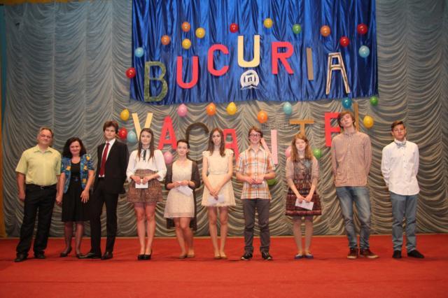 Colegiul Naţional „Petru Rareş” şi-a premiat olimpicii şi elevi distinşi la competiţii internaţionale