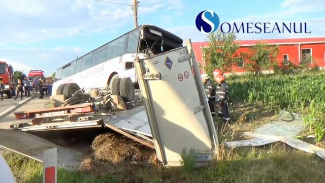 Imagine de la accidentul de la intrarea în Gherla -Cluj. Foto: Someşanul