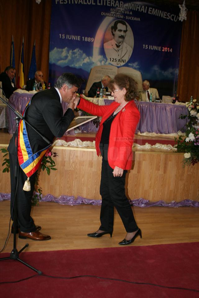 Academicianul Maya Simionescu a primit titlul de Cetăţean de onoare