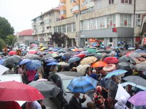 Procesiunea de Sânziene a adunat circa 10.000 de pelerini pe străzile Sucevei
