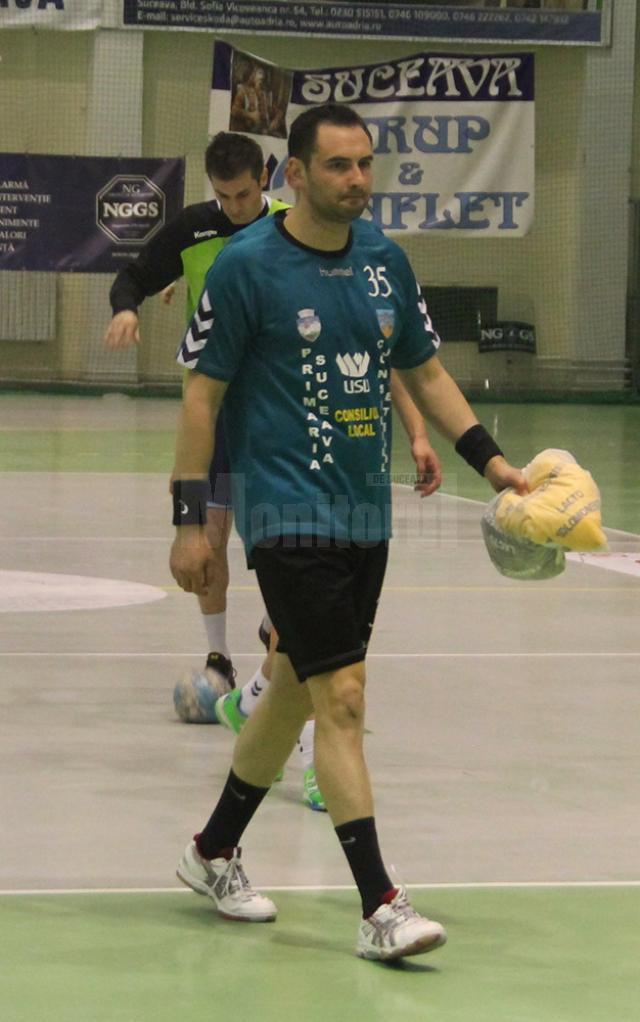 Florin Ciubotariu, cel mai valoros handbalist din lotul CS Universitar Suceava, şi-a găsit o altă echipă