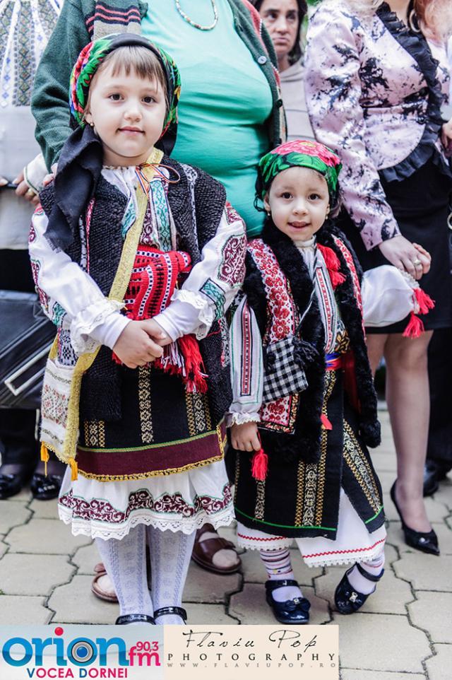 Ziua Internaţională a iei româneşti a fost marcată cu succes şi la Vatra Dornei. Foto: Flav POP