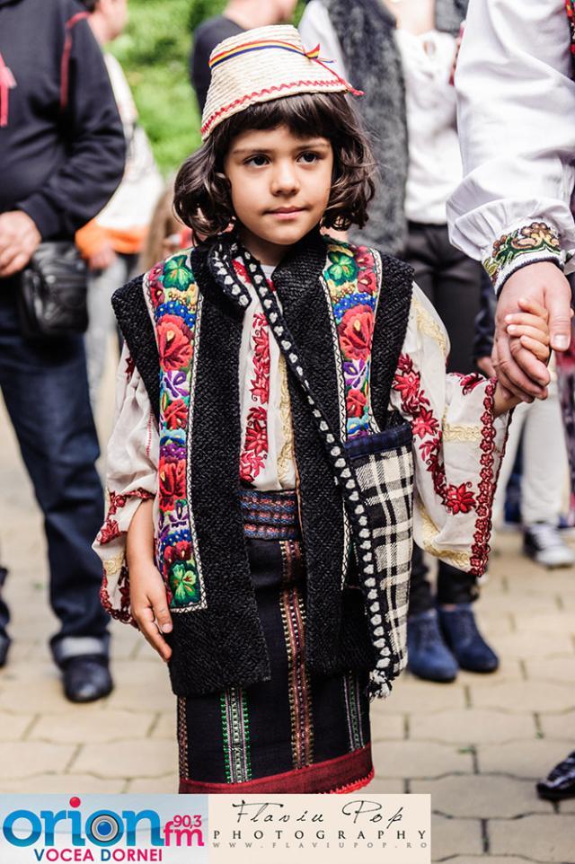 Ziua Internaţională a iei româneşti a fost marcată cu succes şi la Vatra Dornei. Foto: Flav POP