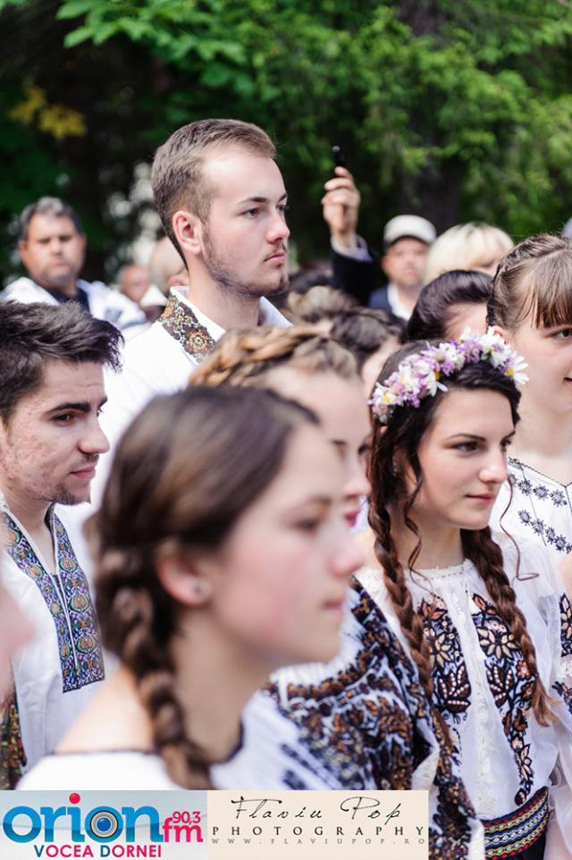 Ziua Internaţională a iei româneşti a fost marcată cu succes şi la Vatra Dornei. Foto: Flav POP