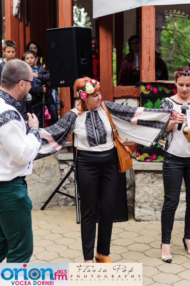 Ziua Internaţională a iei româneşti a fost marcată cu succes şi la Vatra Dornei. Foto: Flav POP