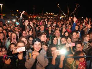 Mii de suceveni cu cântat împreună cu Smiley şi trupa Maxim, la Iulius Mall