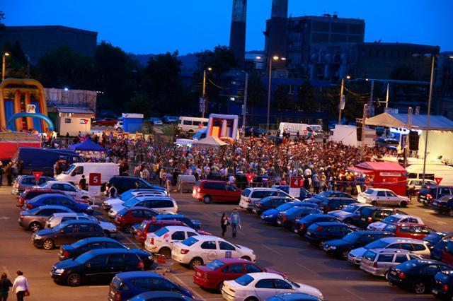 Festivalul verii, desfăşurat în perioada 21-24 iunie, în parcarea Shopping City Suceava, a adunat mii de suceveni dornici de distracţie