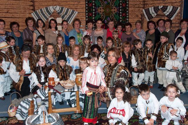 „Tradiţie, moştenire şi simţire românească” - proiect educaţional interjudeţean derulat la Grădiniţa „Căsuţa Piticilor” din Câmpulung