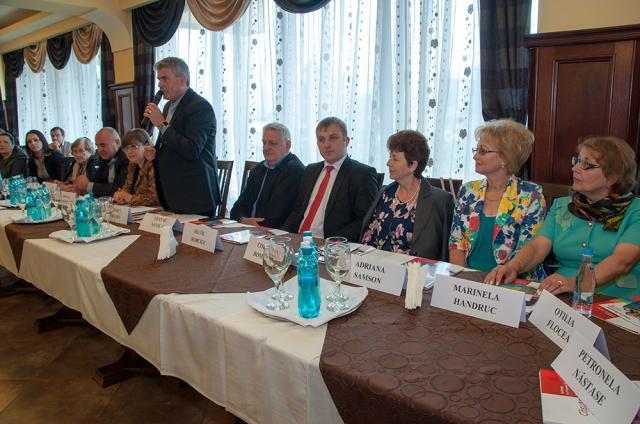 „Tradiţie, moştenire şi simţire românească” - proiect educaţional interjudeţean derulat la Grădiniţa „Căsuţa Piticilor” din Câmpulung