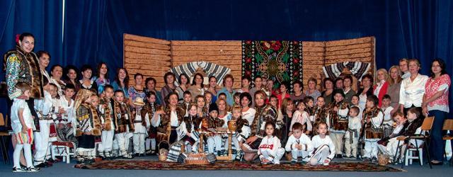 „Tradiţie, moştenire şi simţire românească” - proiect educaţional interjudeţean derulat la Grădiniţa „Căsuţa Piticilor” din Câmpulung