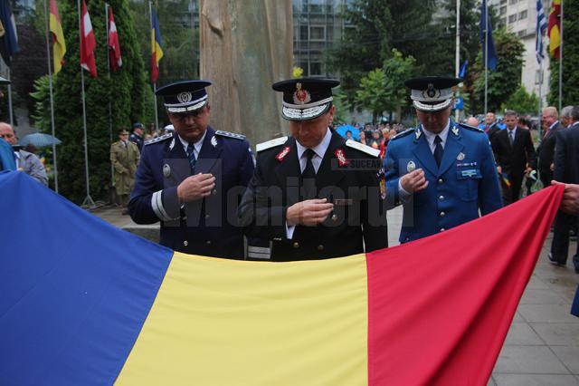 Ceremonial militar şi jurăminte de credinţă în faţa drapelului naţional