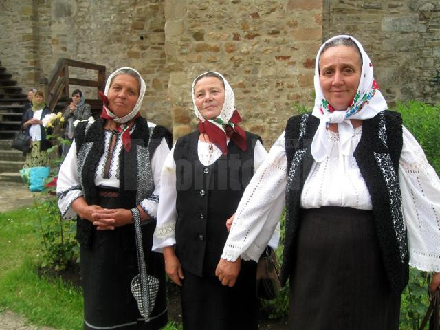 Sfântul Voievod Ştefan cel Mare, sărbătorit ieri, la Putna, de mii de credincioşi