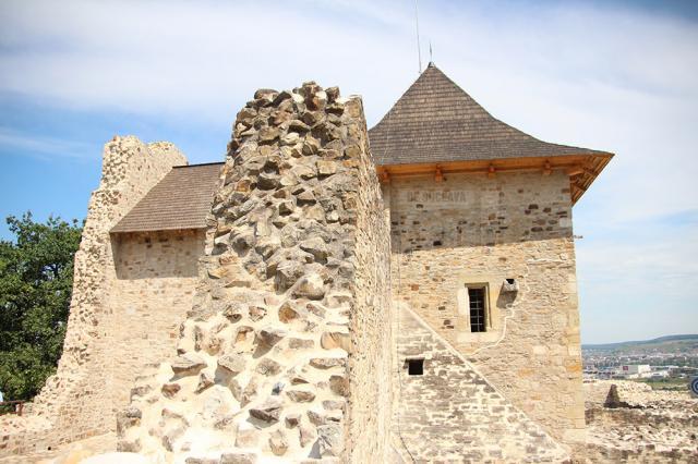 Cetatea de Scaun a Sucevei va deveni, în patru luni, spaţiu muzeal şi de promenadă