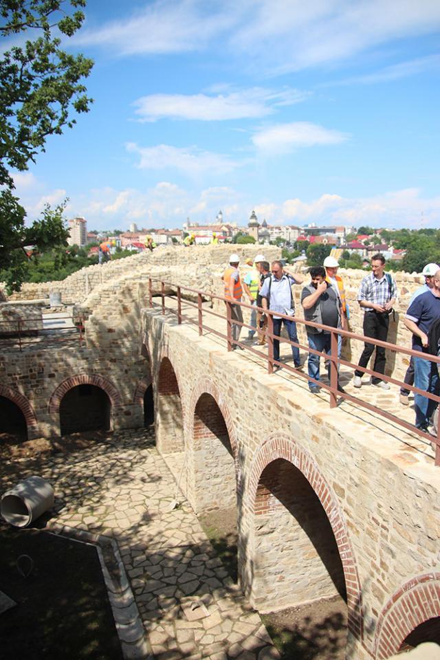 Cetatea de Scaun a Sucevei va deveni, în patru luni, spaţiu muzeal şi de promenadă