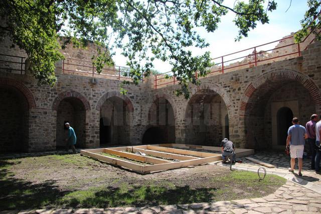 Cetatea de Scaun a Sucevei va deveni, în patru luni, spaţiu muzeal şi de promenadă