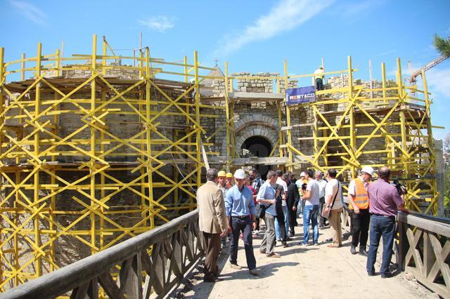 Cetatea de Scaun a Sucevei va deveni, în patru luni, spaţiu muzeal şi de promenadă