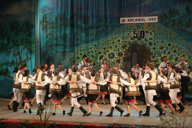„Arcanul USV” participă la cel mai mare festival internaţional de folclor din ţară