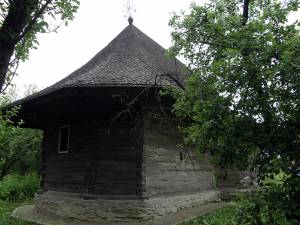 Biserica de lemn de la Băneşti ar putea fi amplasată în incinta Muzeului Satului Bucovinean