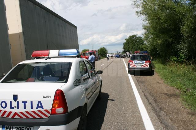 Accident cu un mort şi patru răniţi pe drumul european dintre Suceava şi Siret