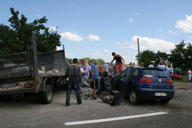 Accident cu un mort şi patru răniţi pe drumul european dintre Suceava şi Siret