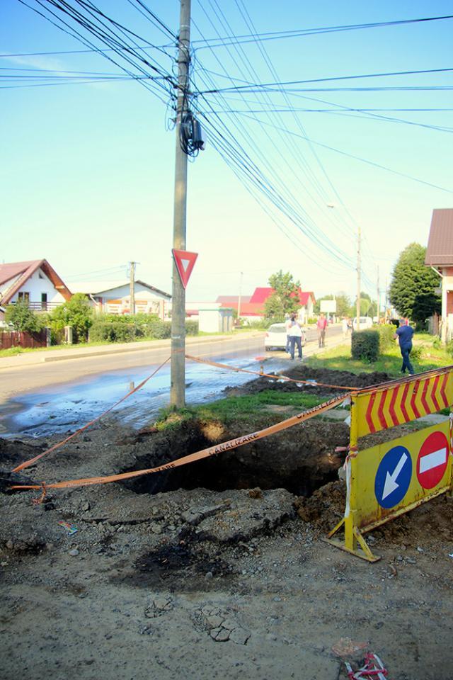 30 de case fără apă, în Burdujeni, după trecerea unui utilaj pe spaţiul verde