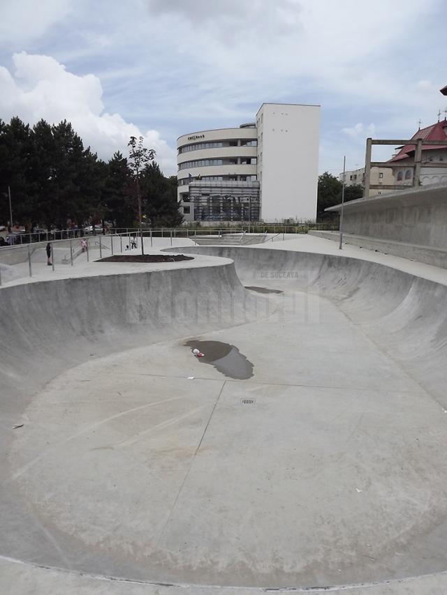 Rollerii şi skaterii vor avea interdicţie în centrul Sucevei, după inaugurarea Nordic Skate Park