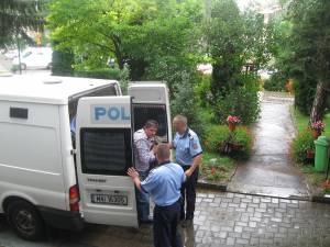 Comisarul-şef Nelu Fediuc, adus la DNA, înainte de a fi arestat preventiv