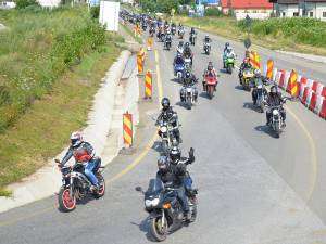 Motociclişti din toată ţara au invadat şoselele din judeţ
