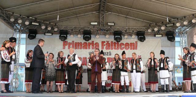 Trofeul festivalului şi Marele Premiu au fost înmânate câștigătorilor de primarul Cătălin Coman