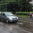 Unii şoferi nu au acordat prioritate la această trecere de pietoni, nici măcar imediat după accidentul de ieri