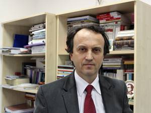 Prof. univ. dr. Mircea Diaconu: „Pentru aceste programe nu se mai organizează admitere, ele nu se mai găsesc în oferta universităţii”