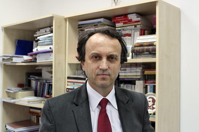 Prof. univ. dr. Mircea Diaconu: „Pentru aceste programe nu se mai organizează admitere, ele nu se mai găsesc în oferta universităţii”