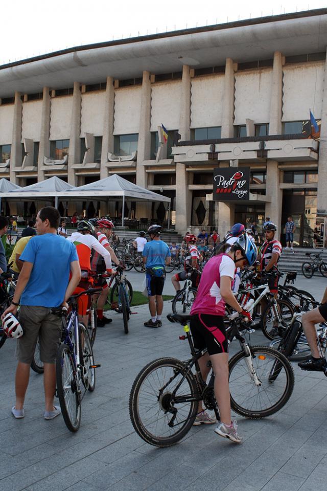 Aproape 200 de biciclişti au participat la miting, solicitând să fie create condiţii pentru practicarea acestui sport
