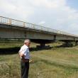 Podul peste râul Moldova leagă localităţile Baia şi Bogata