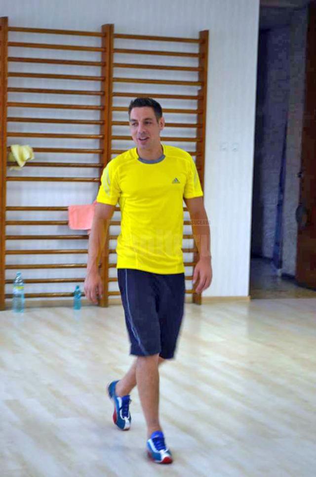 Florin Neciu este instructor de dans de şapte ani