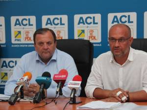 Flutur şi Băişanu au declarat că PDL şi PNL vor forma noile majorităţi în Consiliile Locale şi în Consiliul Judeţean