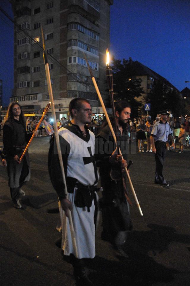 Parada cu făclii a Festivalului de Artă Medievală „Ştefan cel Mare”