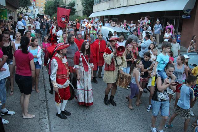 Parada cu făclii a Festivalului de Artă Medievală „Ştefan cel Mare”